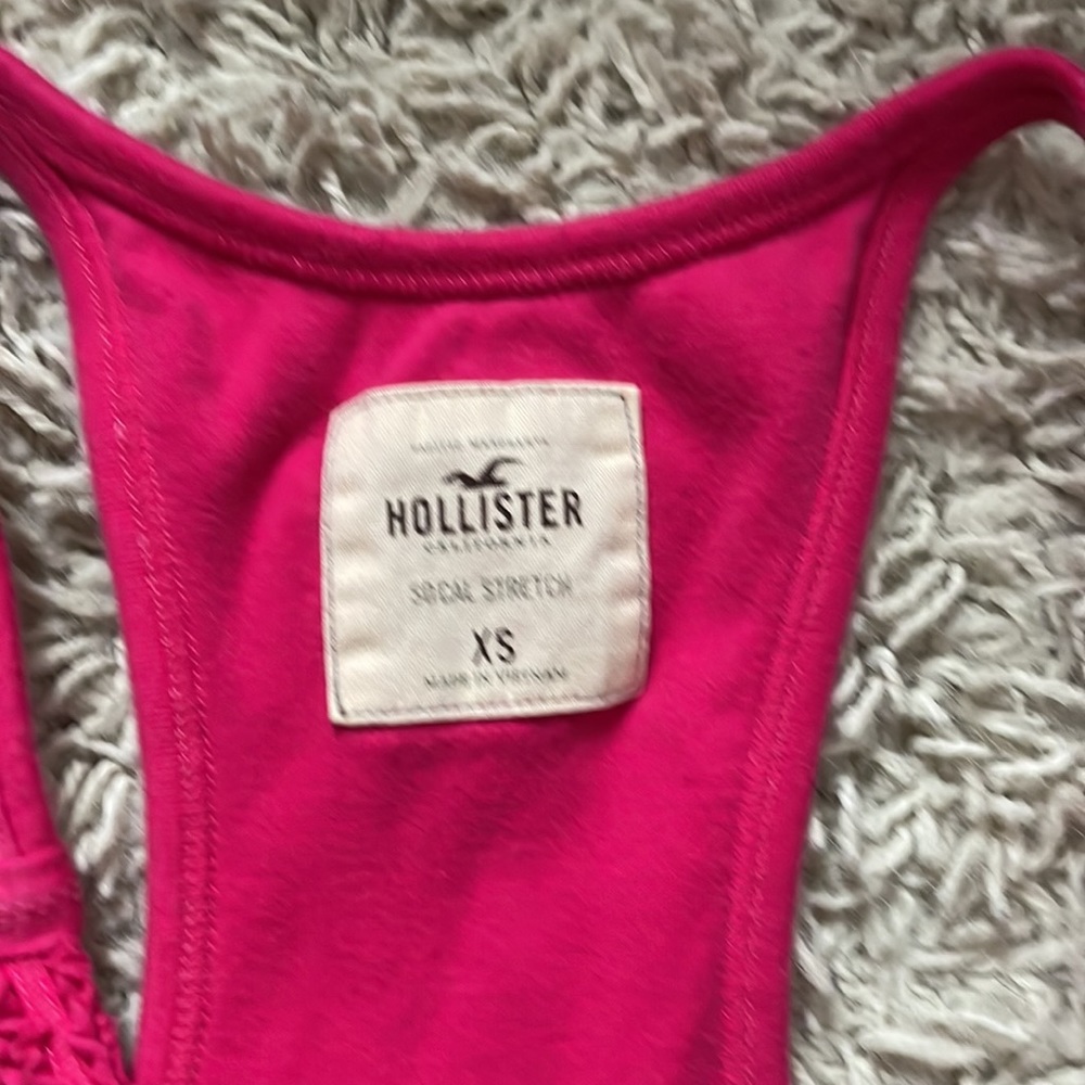 Women’s Hollister Tank Top - Picture 2 of 5